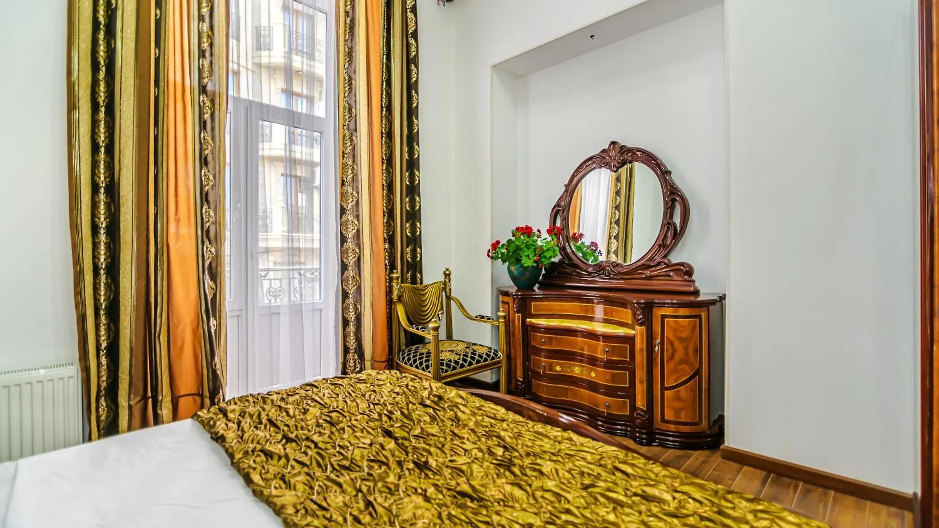 Sera Hotel Baku 4*,